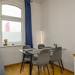 Arbio I Retro Near Hauptbahnhof *