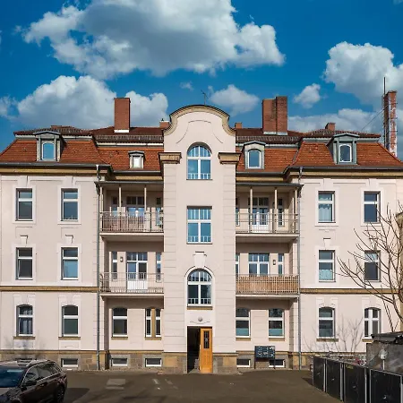 Arbio I Retro Near Hauptbahnhof