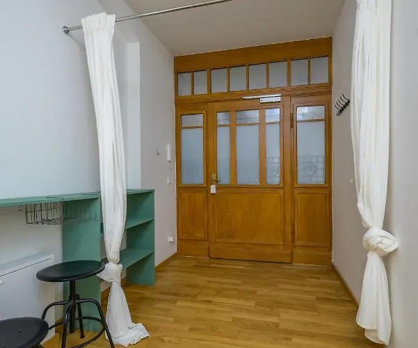 Arbio I Retro Near Hauptbahnhof لبسيا